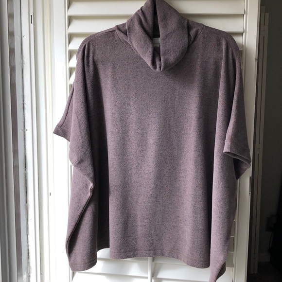 Oversized Fleece Poncho from Nordstrom. XS - Picture 1 of 8